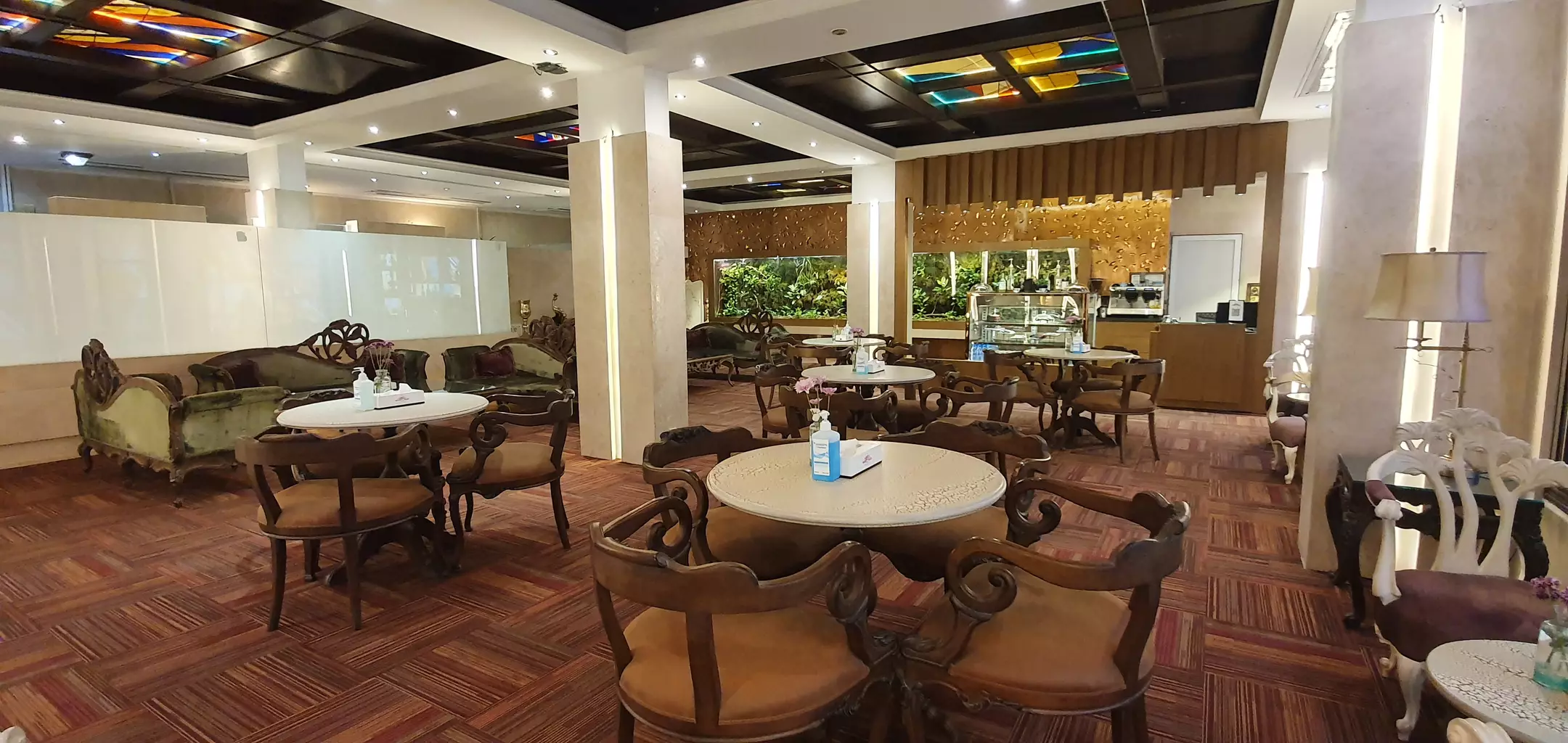 https://cdn.alibaba.ir/ostorage/hotel-accommodation-images/6a9e8cd9acd371bfb1354e1c_Coffee Shop 2.webp